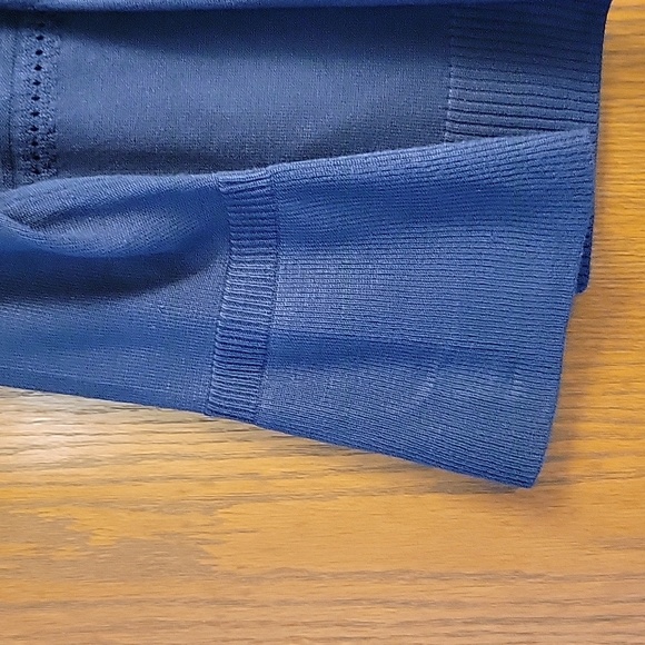 Cardigan - Picture 2 of 7